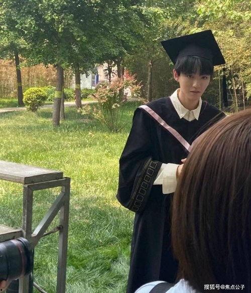 吃瓜娱乐胡歌王俊凯,胡歌与王俊凯的娱乐风云录