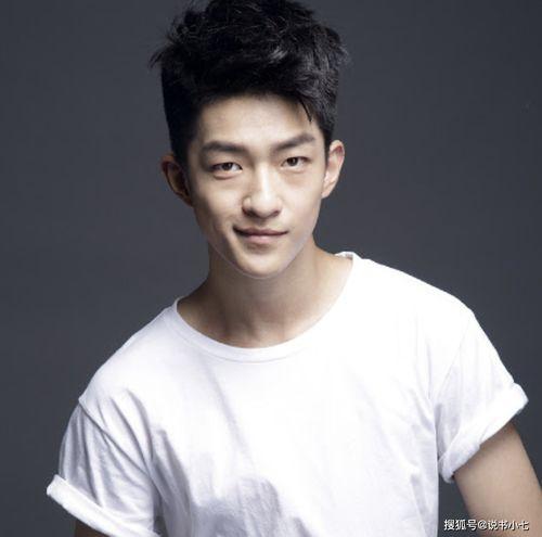 娱乐圈吃瓜屈楚萧是谁啊,娱乐圈新晋“吃瓜”焦点人物揭秘