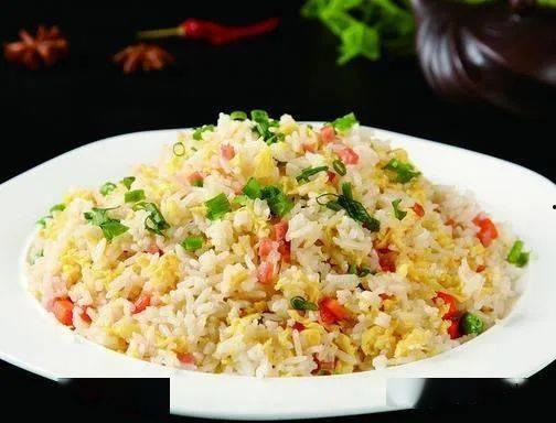 娱乐吃瓜君炒饭,揭秘娱乐圈那些不为人知的幕后故事