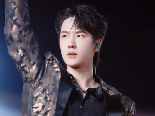 娱乐吃瓜说王一博是真的吗,娱乐吃瓜背后的真实面貌揭秘