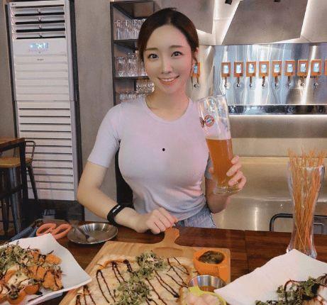 娱乐吃瓜酱穿搭视频,明星同款穿搭攻略