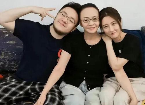 娱乐八卦吃瓜少女视频,吃瓜少女带你揭秘娱乐圈幕后真相